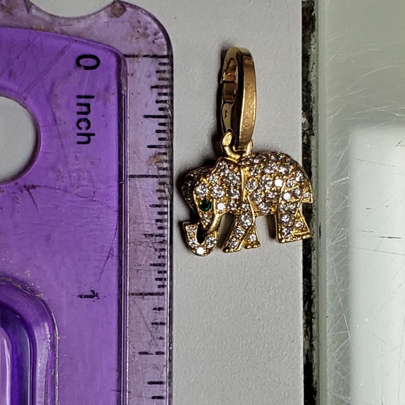 CARTIER Pendant Diamond Pave set 'Khandy' Elephant w/Emerald Eye in 18kt gold - Picture 9 of 11